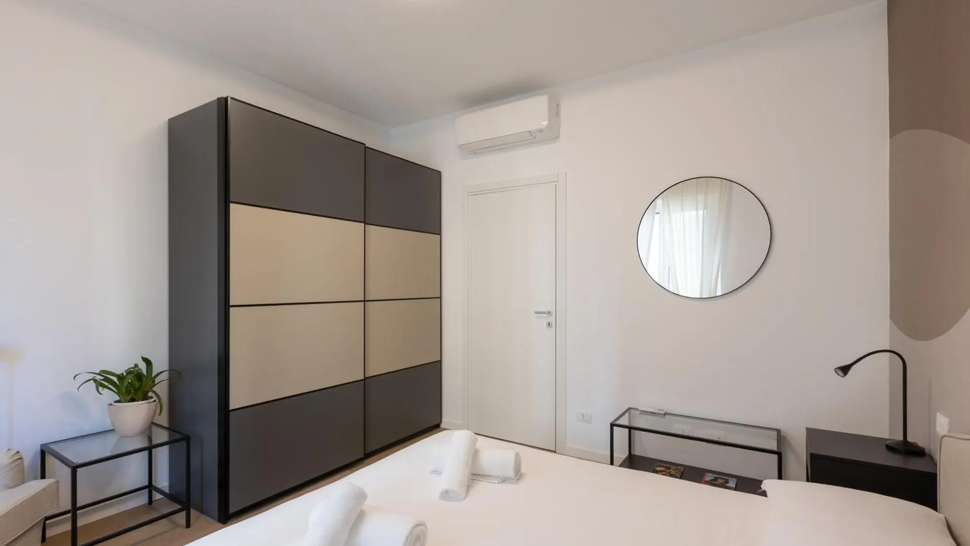 Cozy And Modern Two Bedrooms Parco Sempione - Mirable Pm ميلان شقة